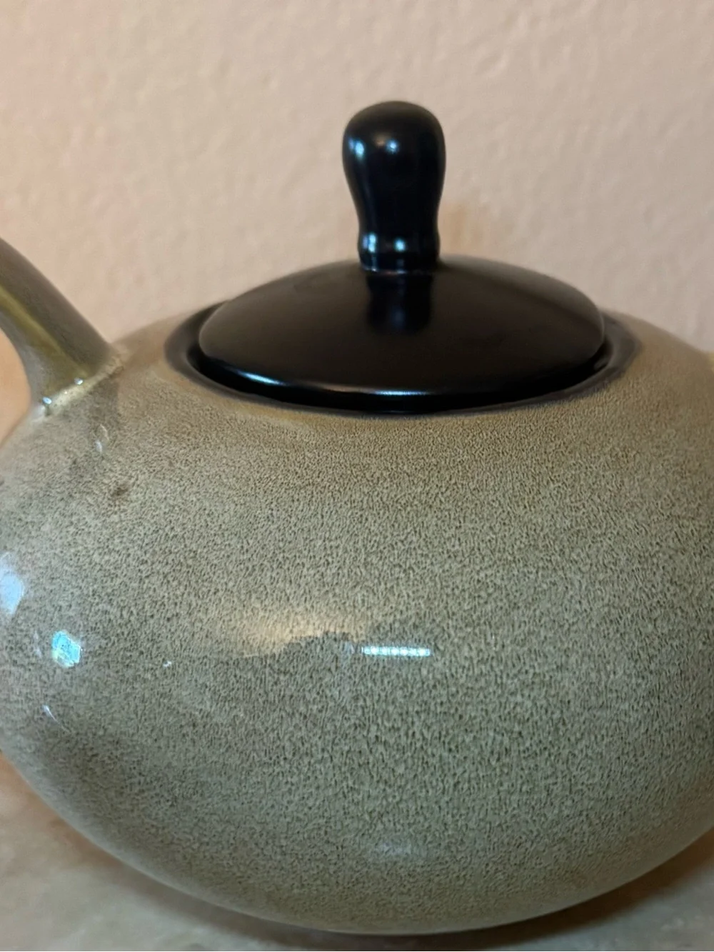 Pier 1 Ceramic Tea Set. Holding 34 Oz. Never Used. 1 Pot/4Cups/4Saucers.